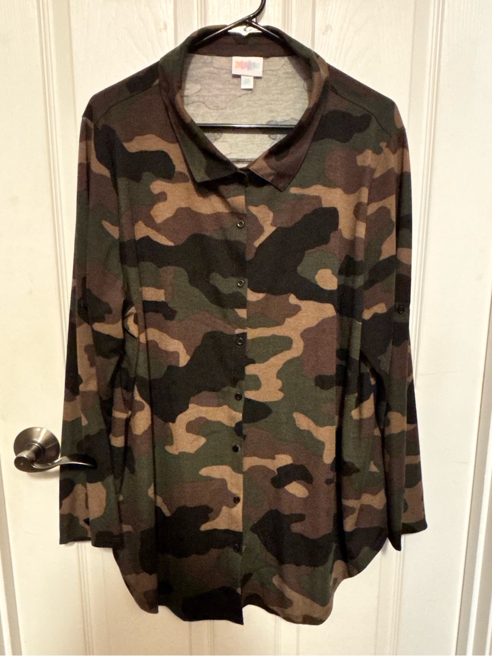 Lularoe Like New 2XL Valentina Button Long Sleeve Shirt Camo Green Black Tan